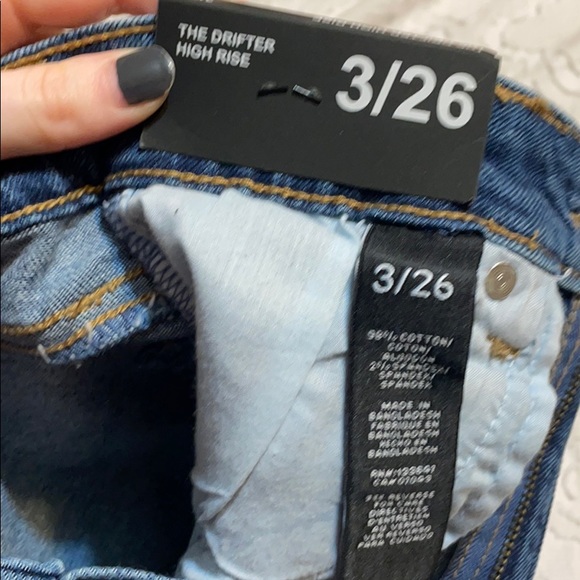 Kendall + Kylie jean shorts - Picture 4 of 4